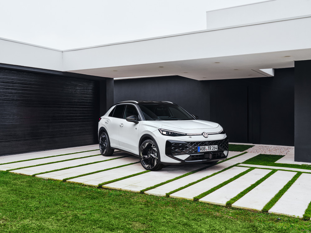 Volkswagen T-Roc 2nd gen 2025 test